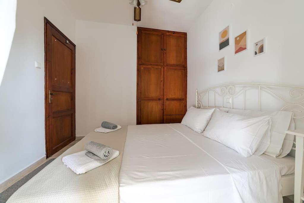 Seaside Escape Apartment Saronida 외부 사진