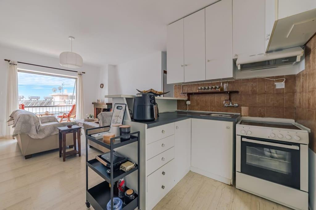 Seaside Escape Apartment Saronida 외부 사진