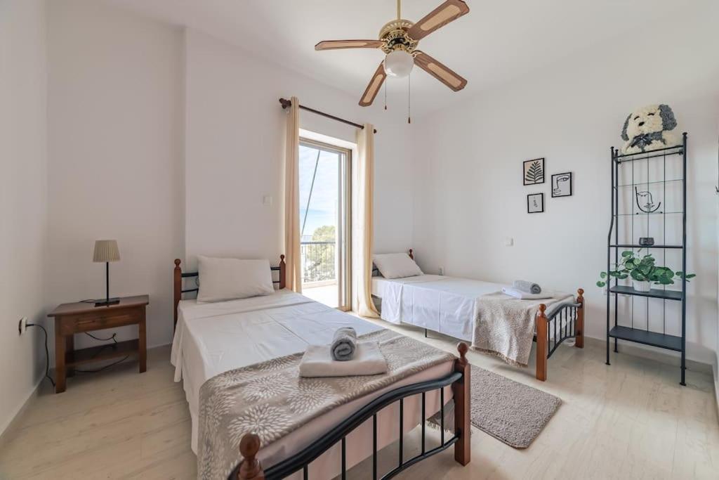 Seaside Escape Apartment Saronida 외부 사진
