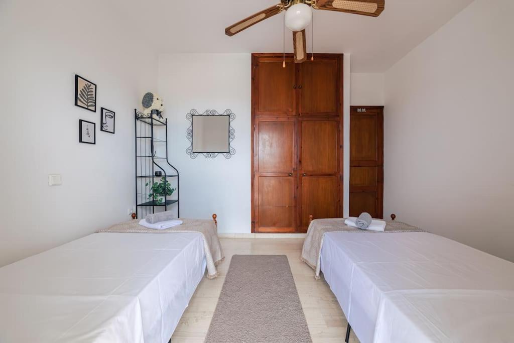 Seaside Escape Apartment Saronida 외부 사진